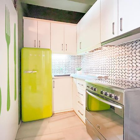 Loft 1 Bedroom Apartment In The Heart Of Афіни Екстер'єр фото
