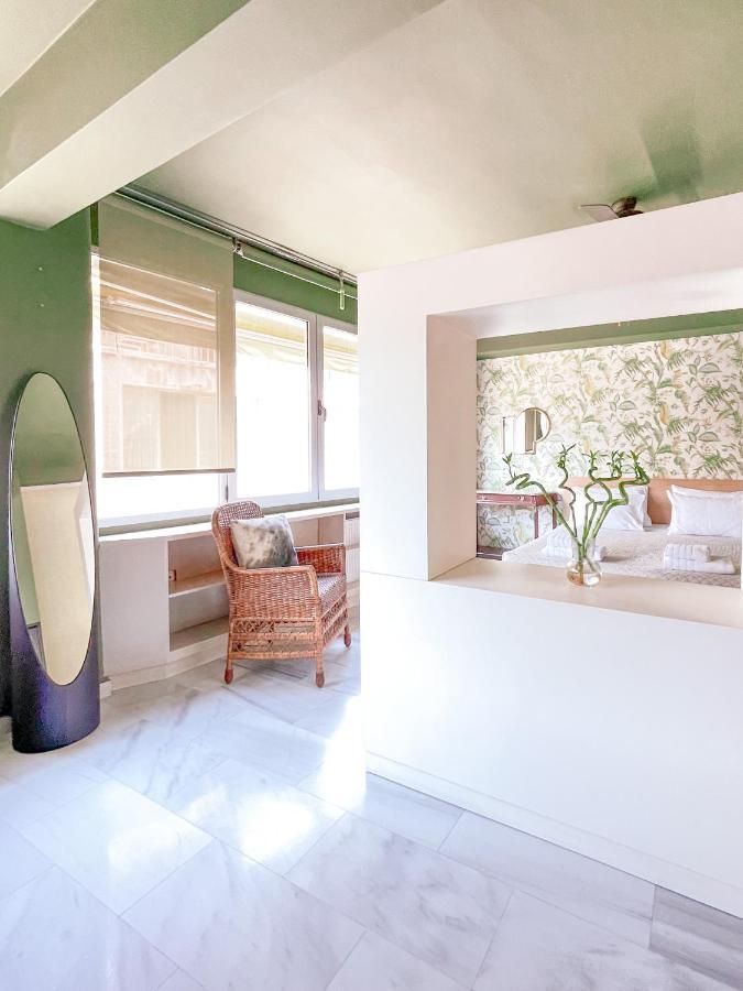 Loft 1 Bedroom Apartment In The Heart Of Афіни Екстер'єр фото