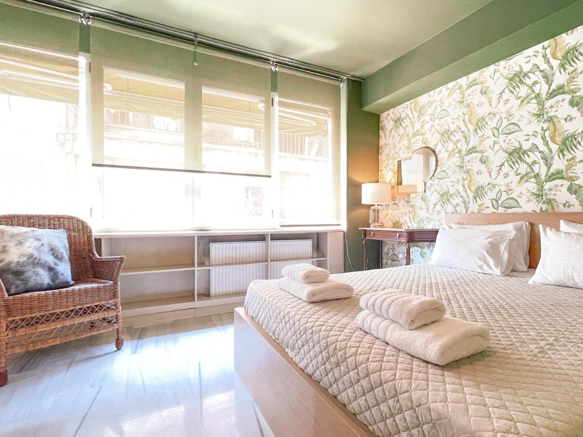 Loft 1 Bedroom Apartment In The Heart Of Афіни Екстер'єр фото
